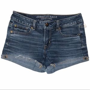 American Eagle sz 4 blue Super Stetch cuffed frayed 3” inseam Shortie Jean short